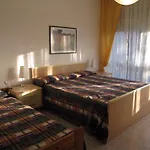 Apartman Modern Flat With Balcony At Pineta *