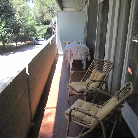 아파트 Modern Flat With Balcony At Pineta